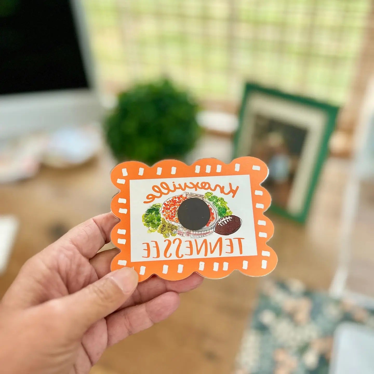 ACRYLIC Knoxville, TN Scalloped Stadium Magnet