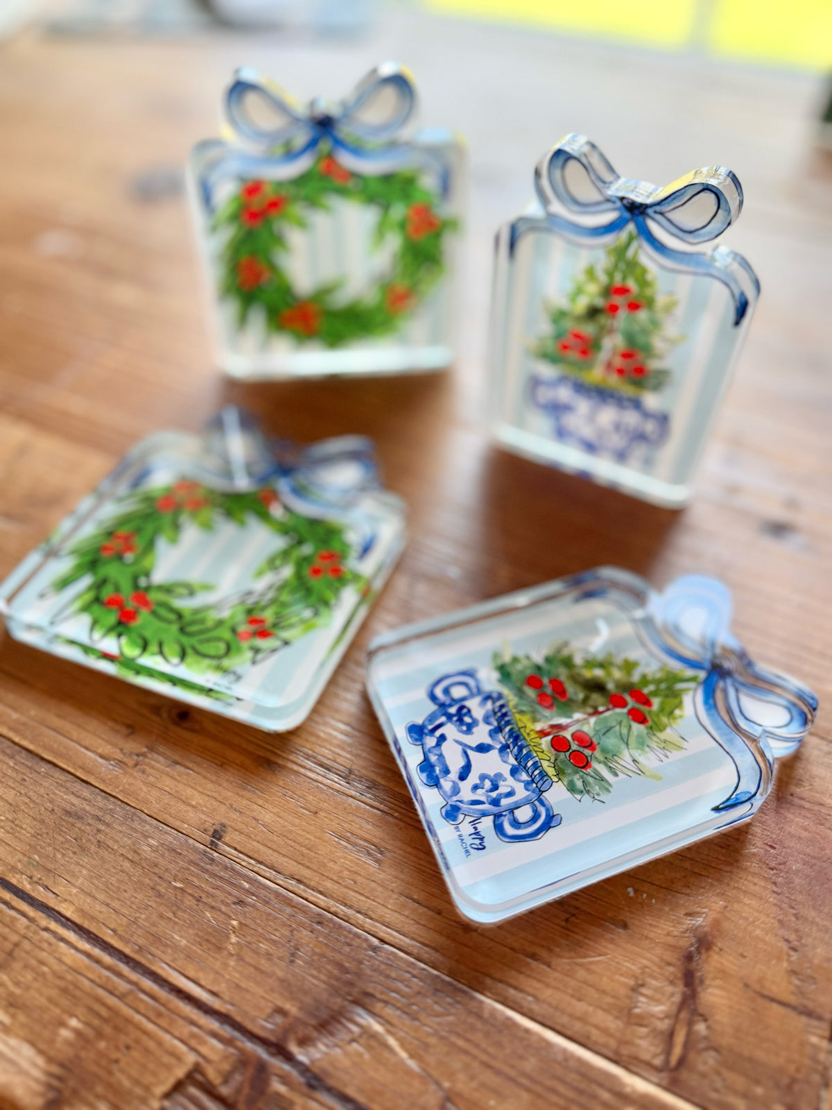 ACRYLIC Blue Wreath Sitter & Napkin Weight